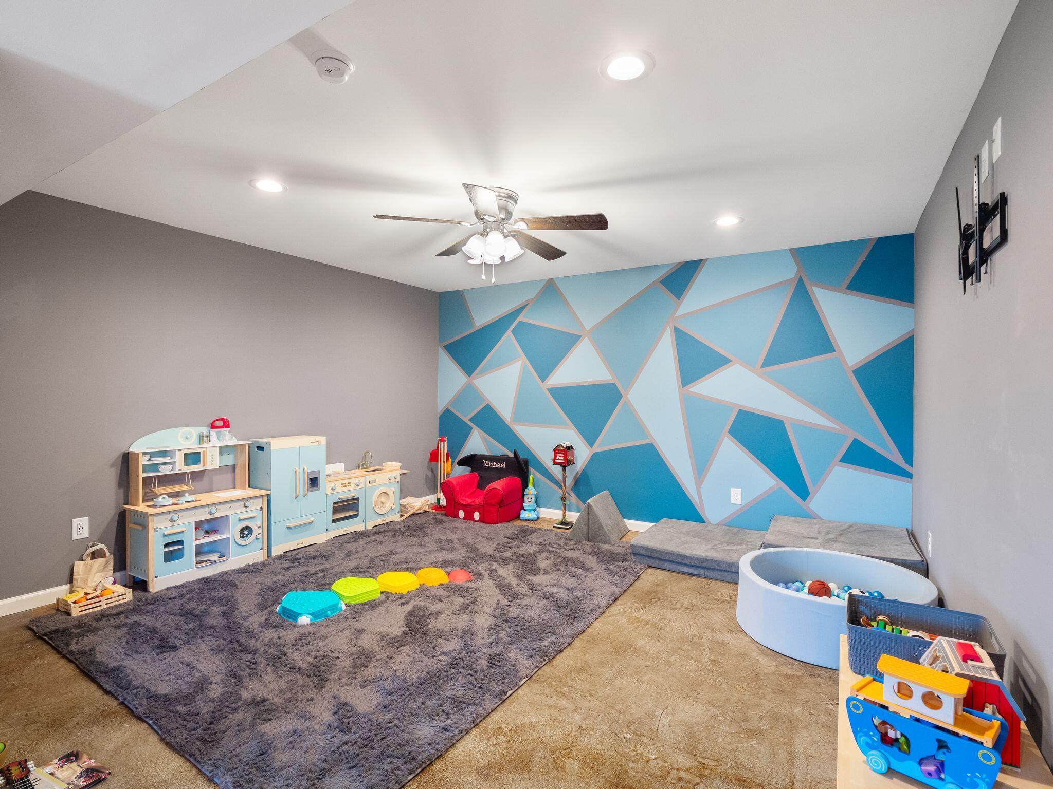323 Winesap RD