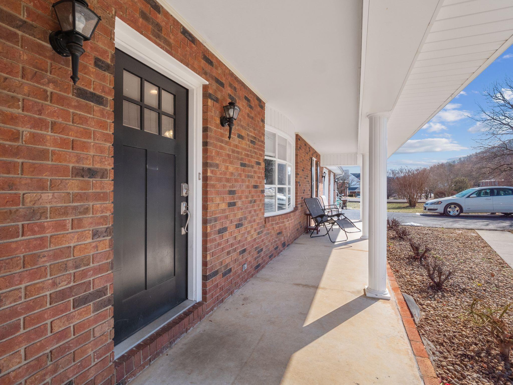 323 Winesap RD