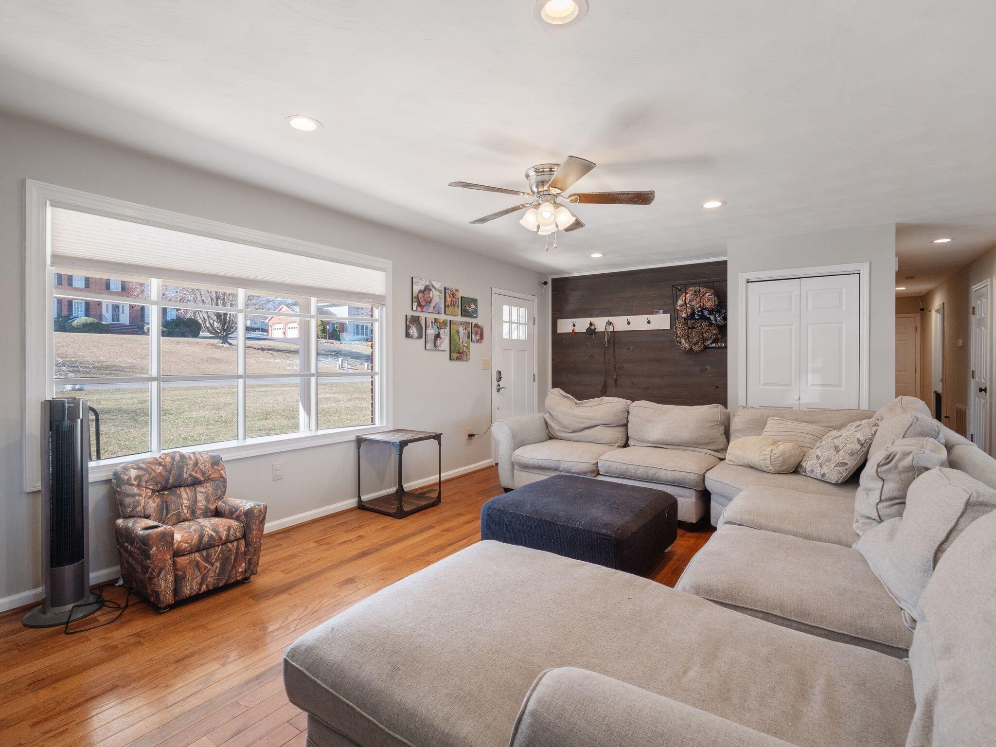 323 Winesap RD