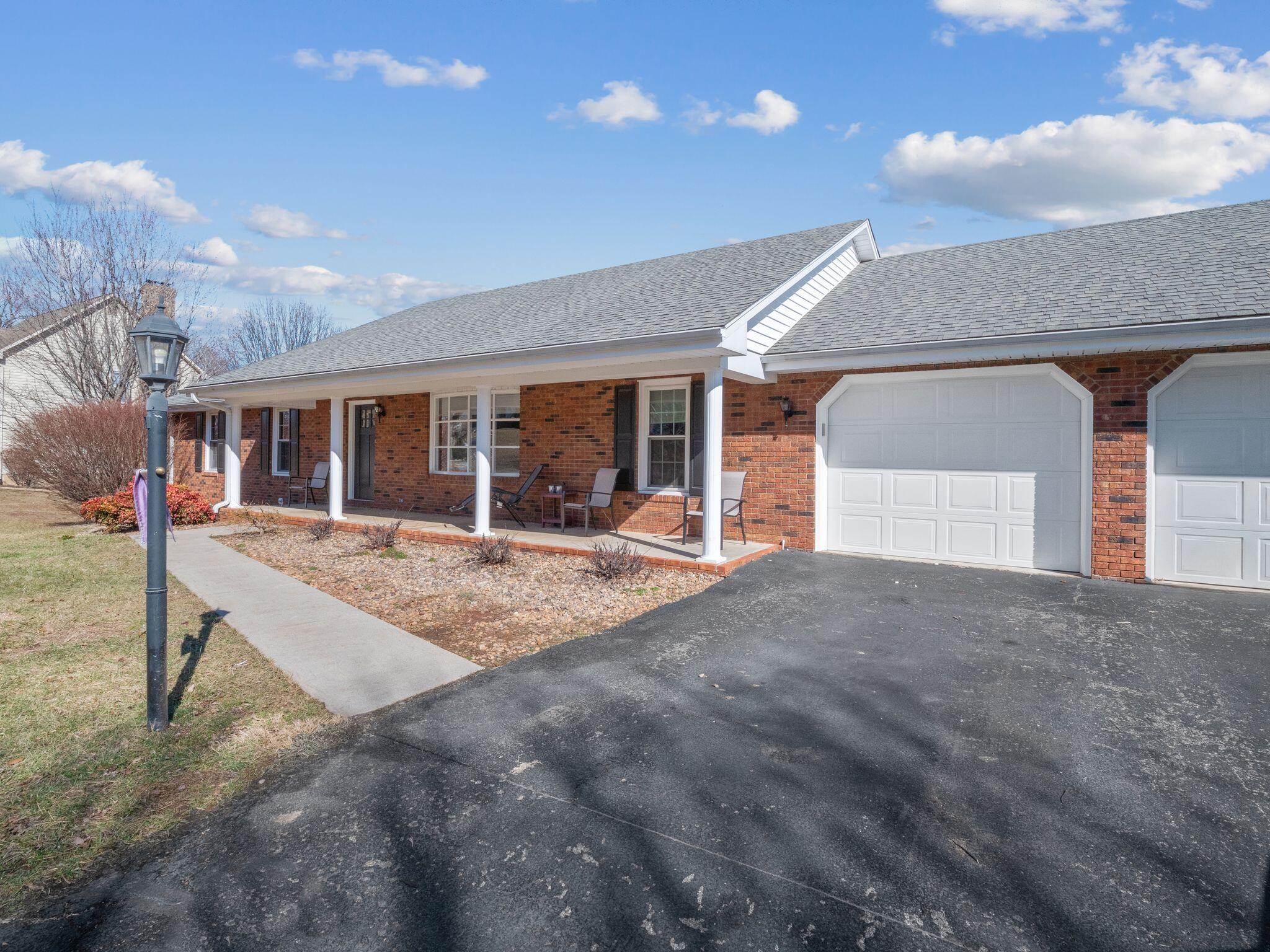 323 Winesap RD