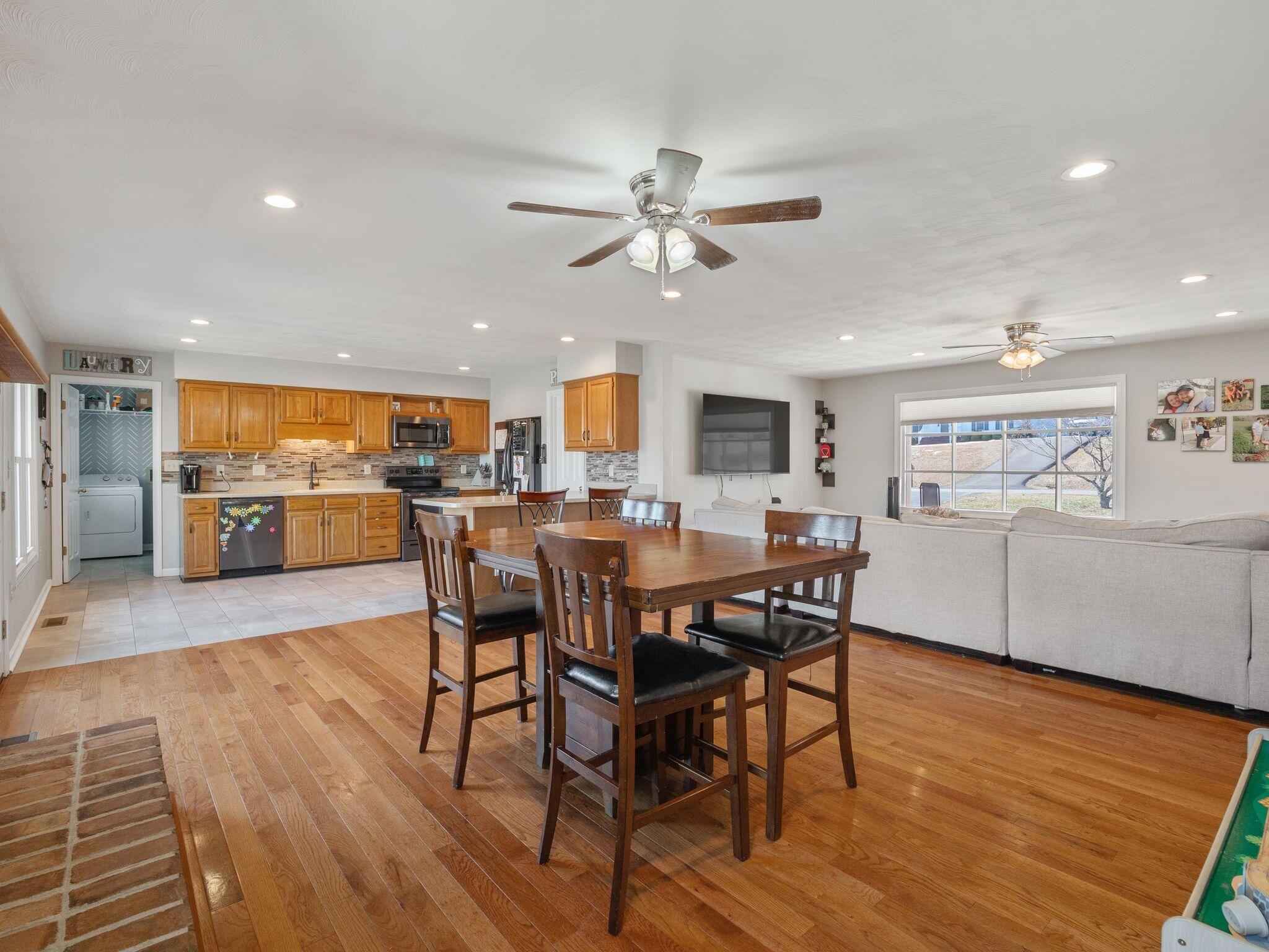 323 Winesap RD