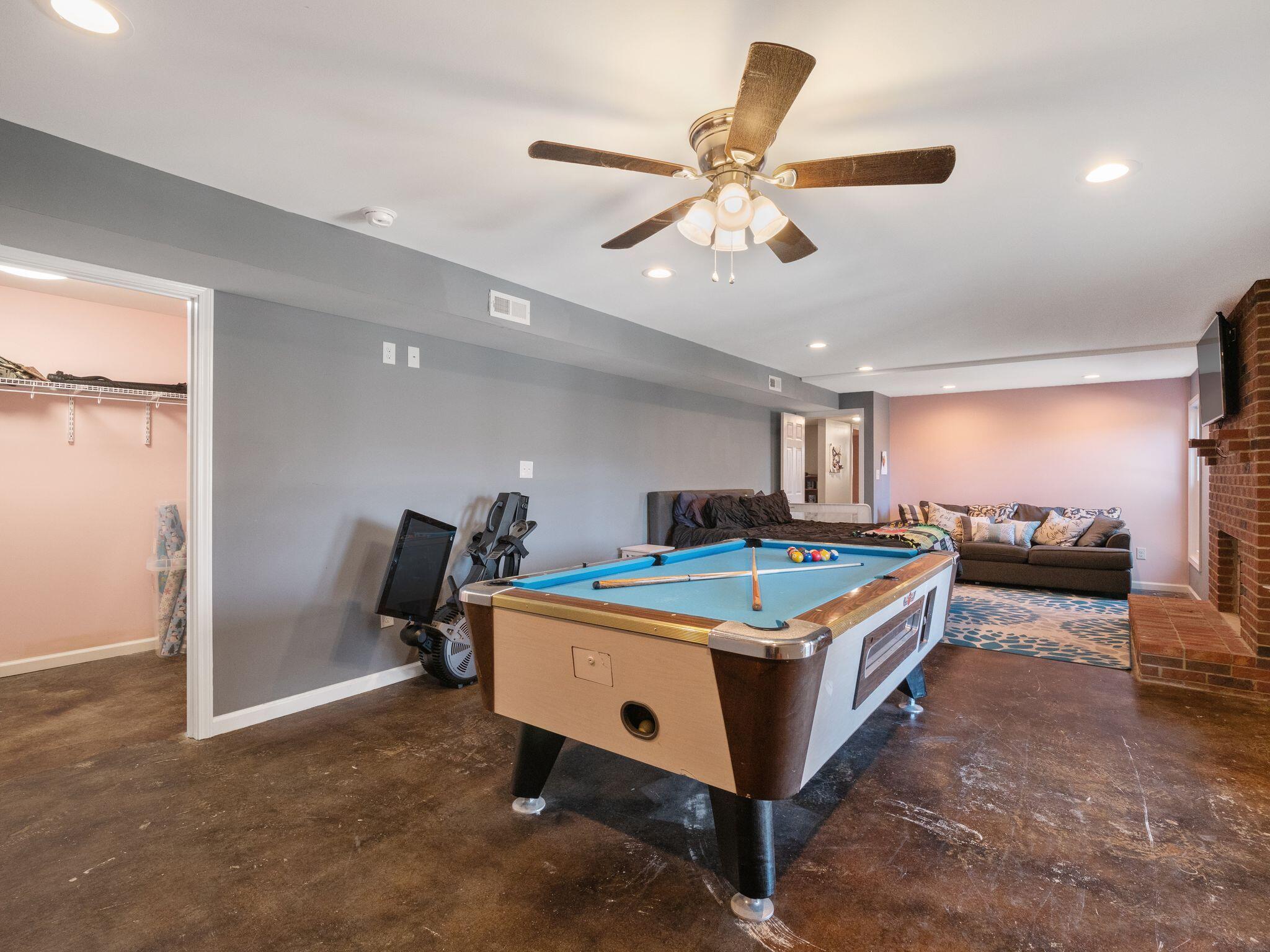 323 Winesap RD