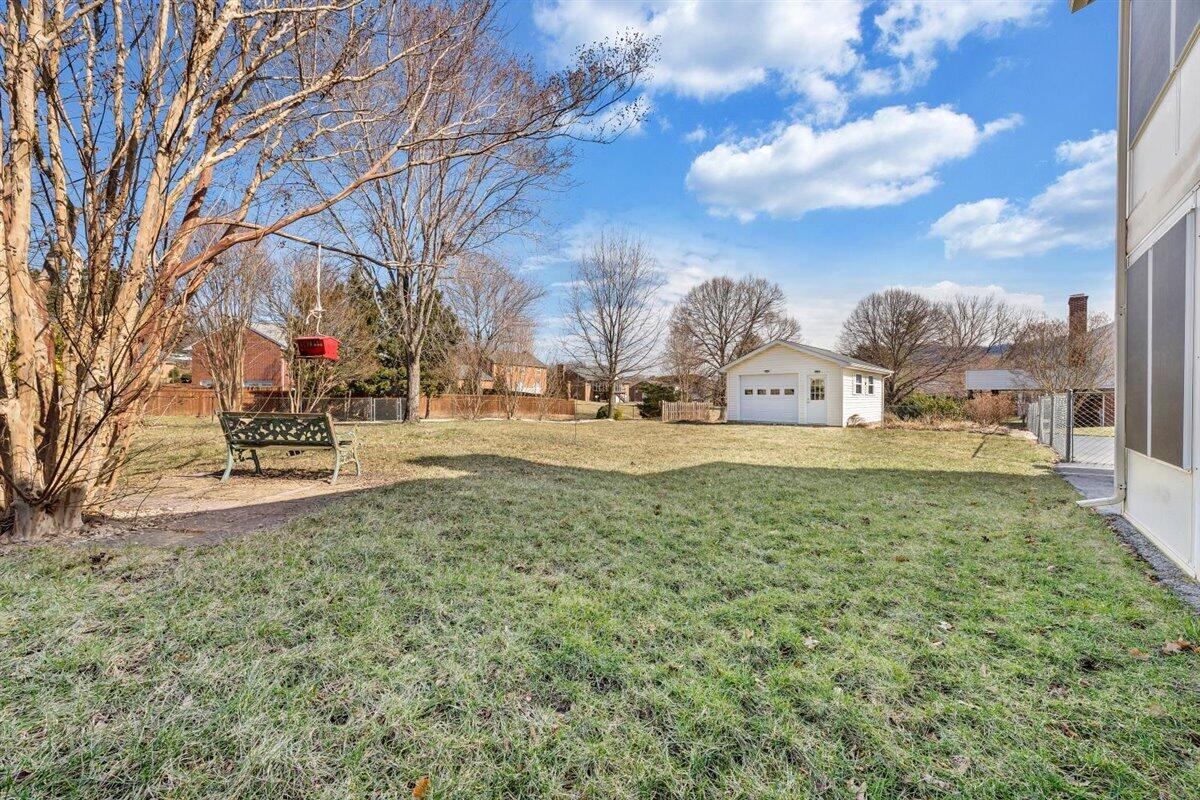 4935 Huntridge RD
