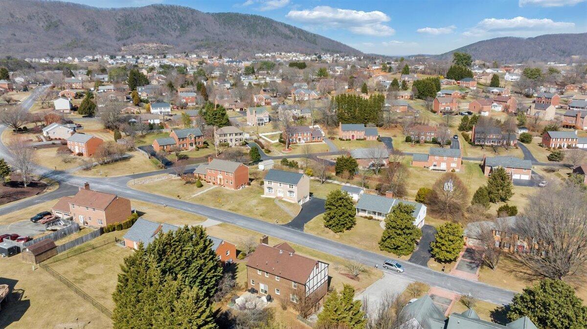 4935 Huntridge RD