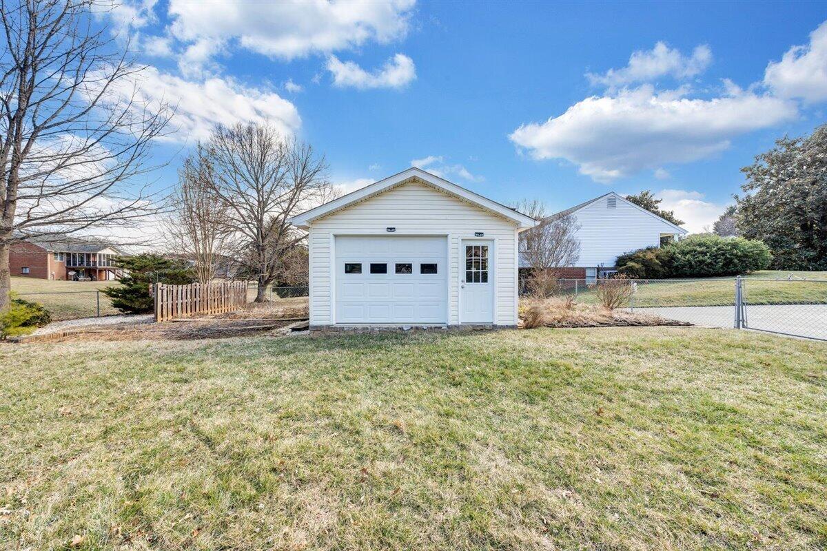 4935 Huntridge RD