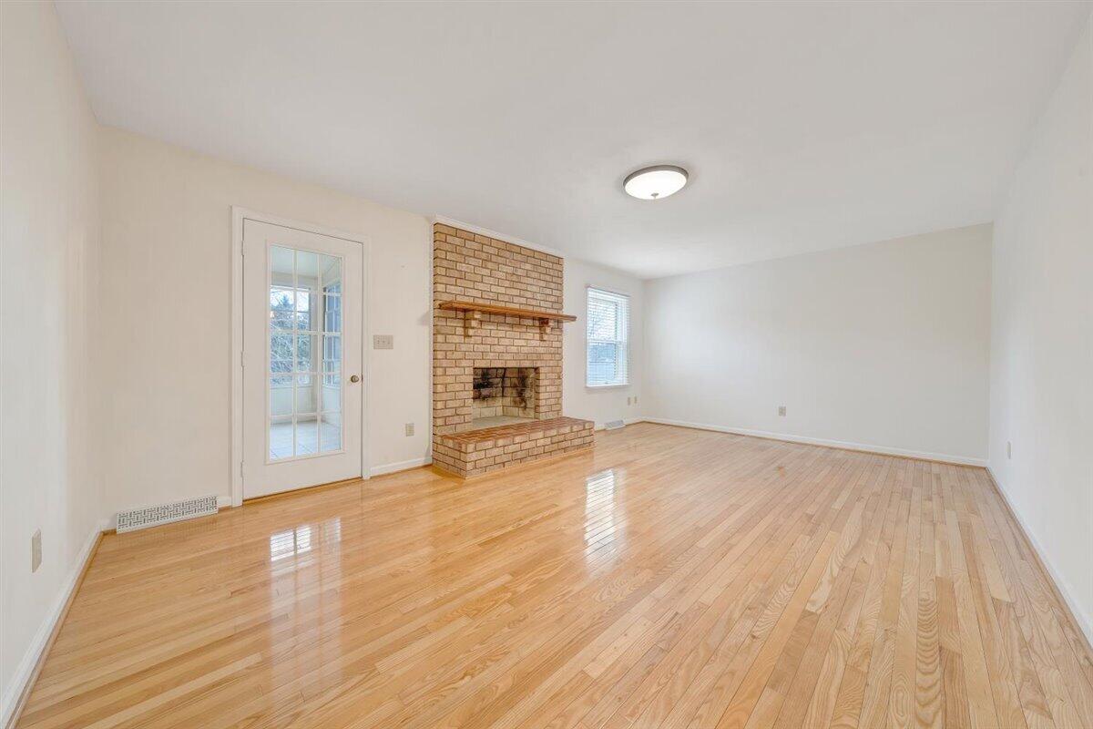 4935 Huntridge RD