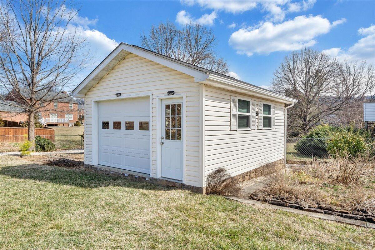 4935 Huntridge RD