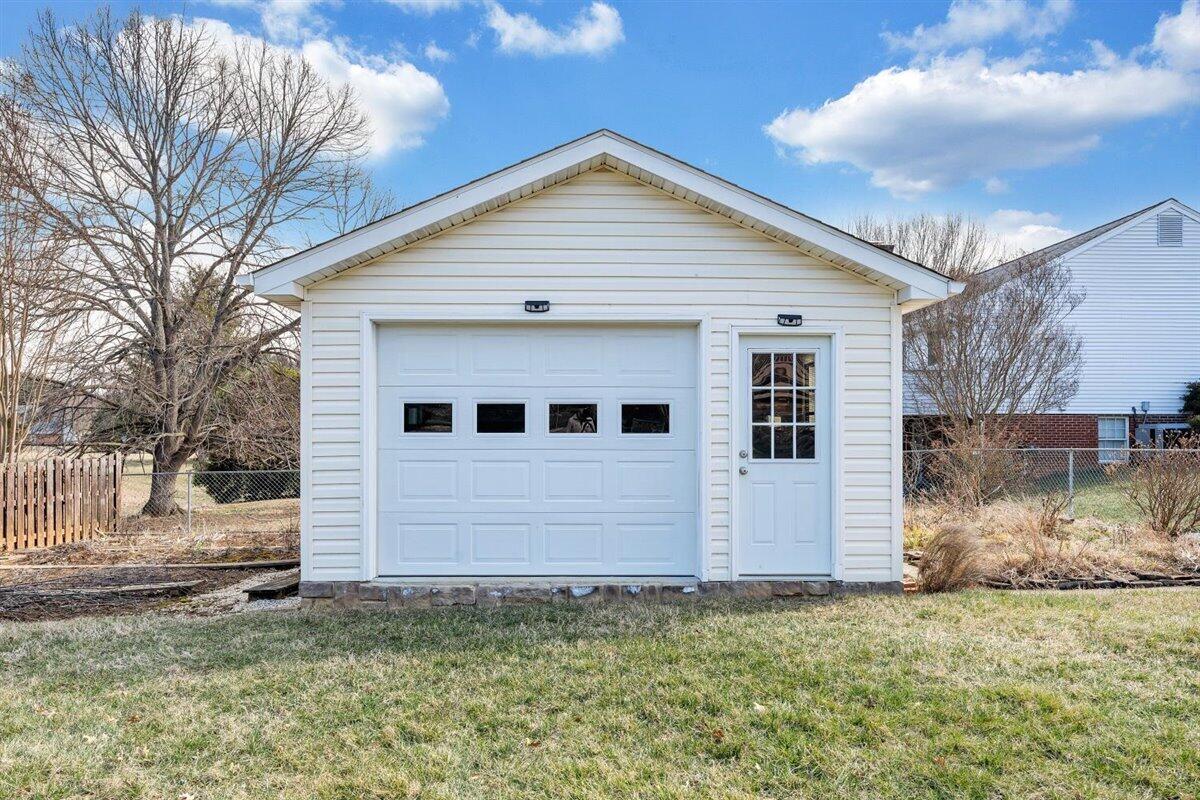 4935 Huntridge RD