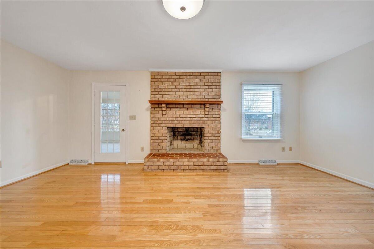 4935 Huntridge RD
