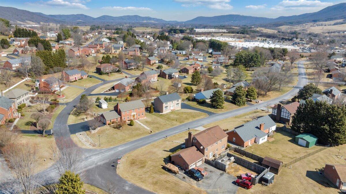 4935 Huntridge RD