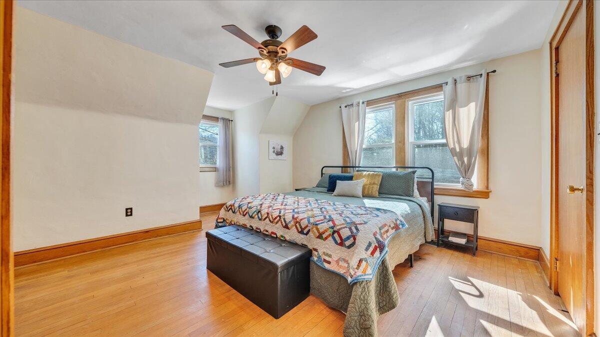53 Angell LN