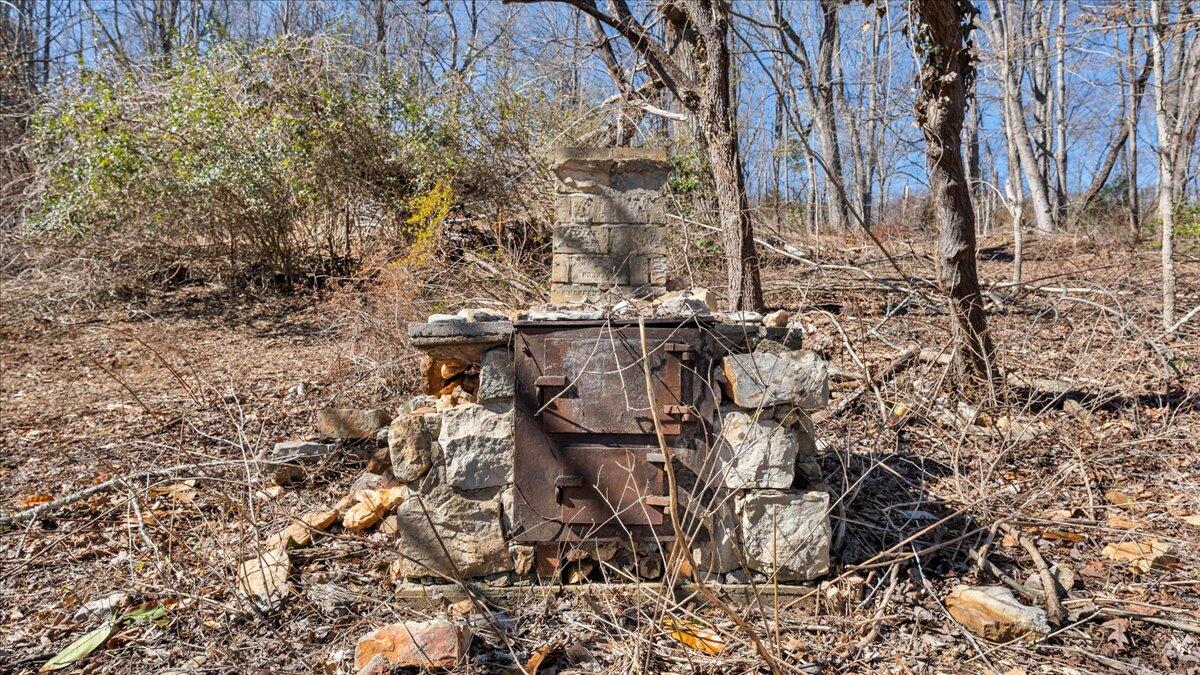 53 Angell LN