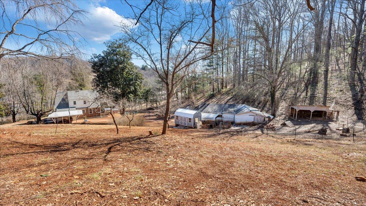 53 Angell LN