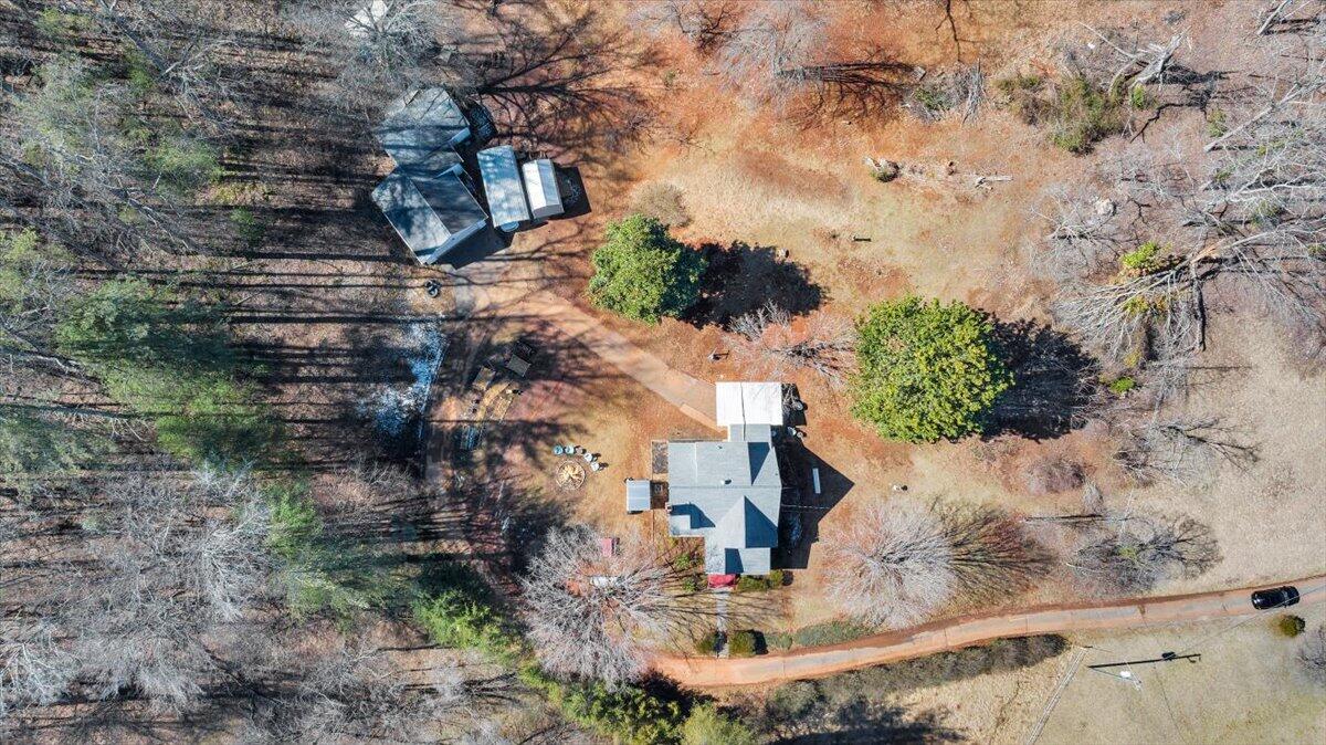 53 Angell LN