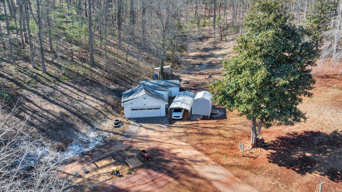 53 Angell LN