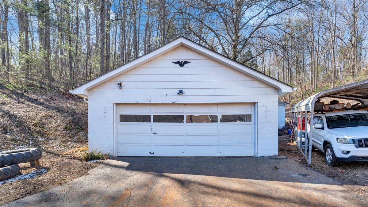 53 Angell LN