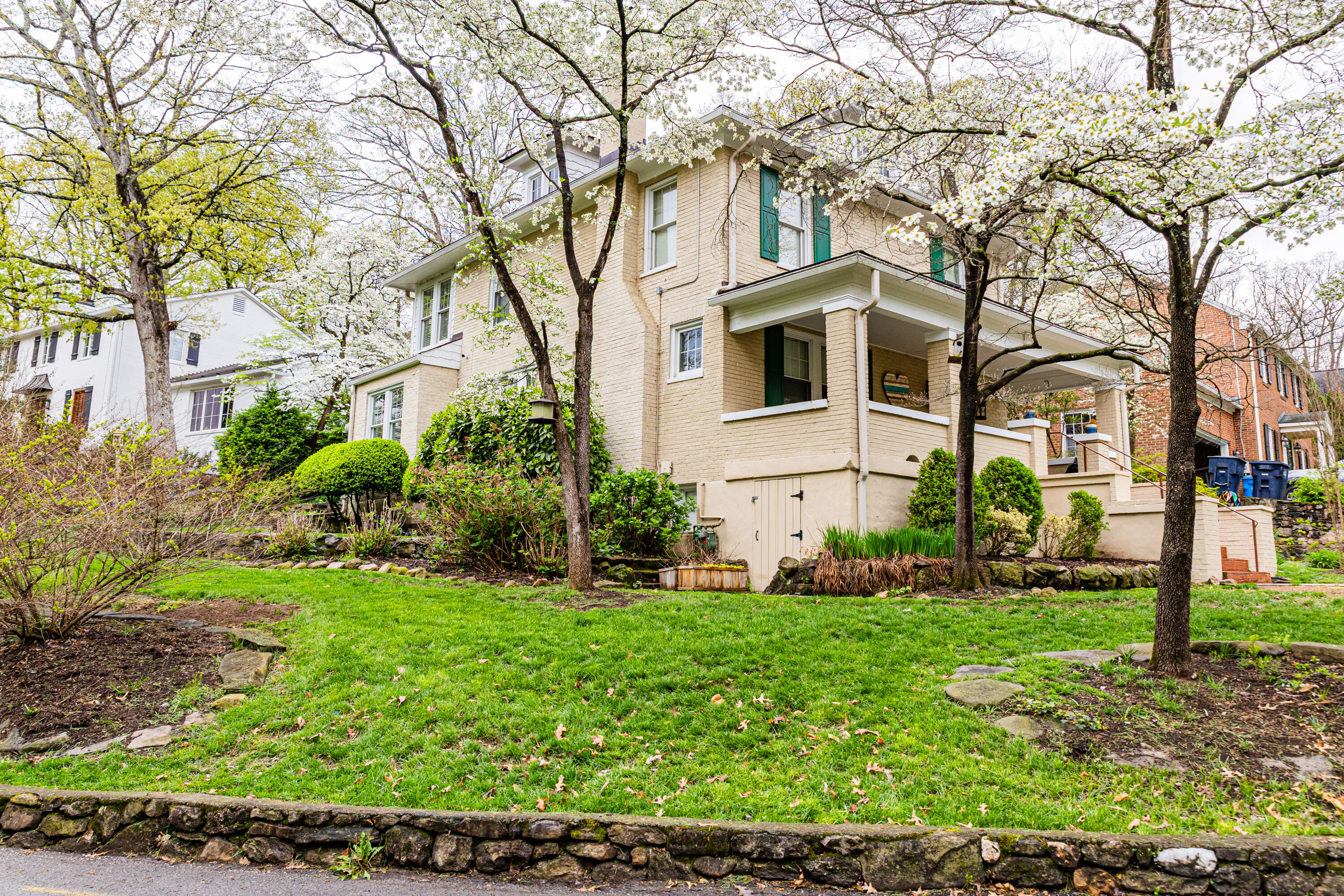 3002 Maywood RD SW