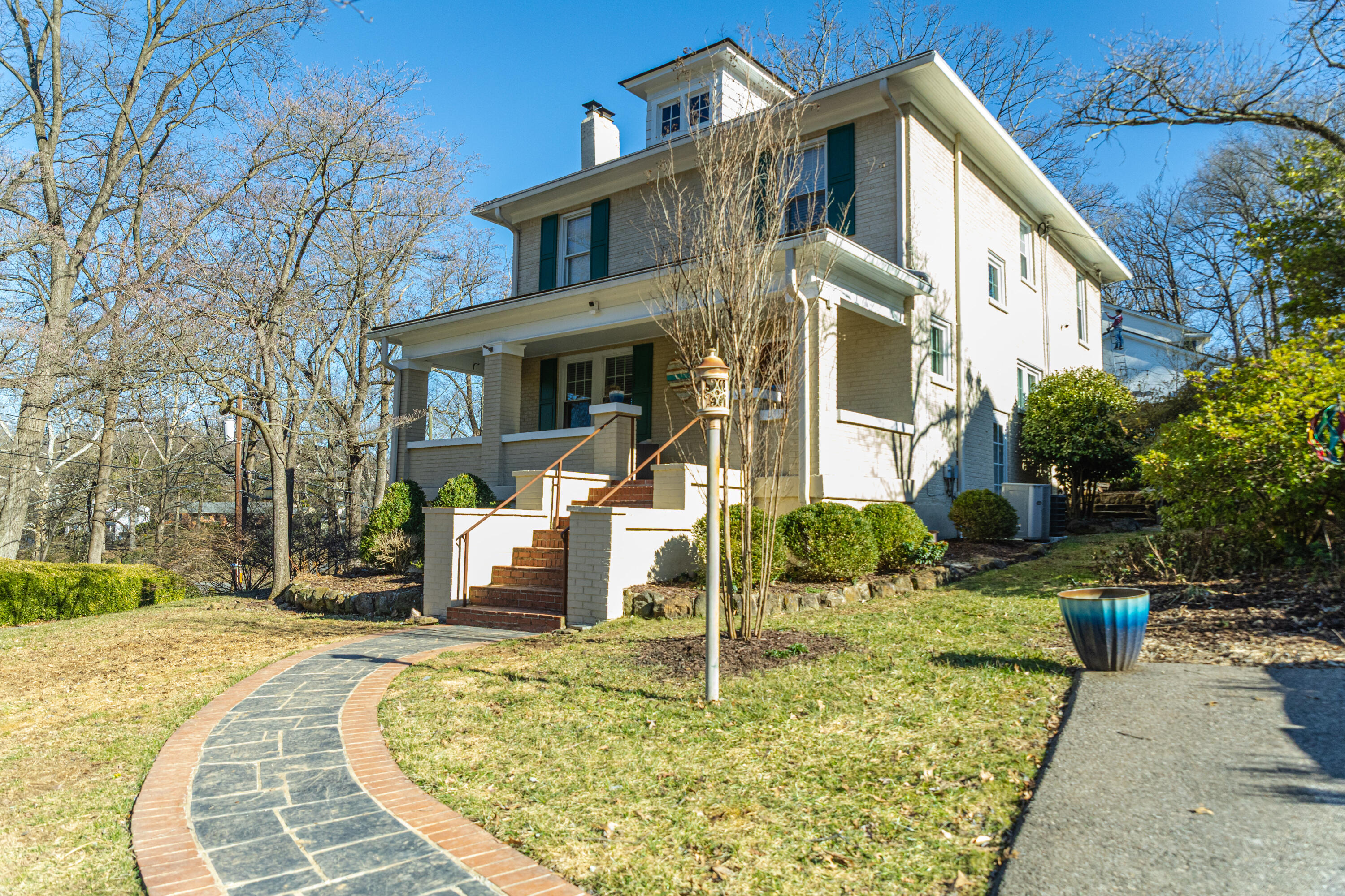 3002 Maywood RD SW