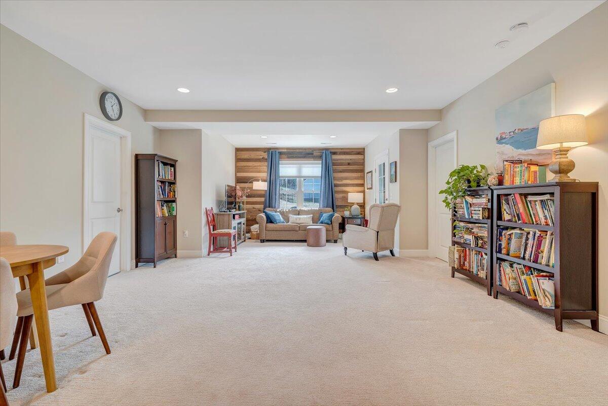 6996 Fairway Ridge RD