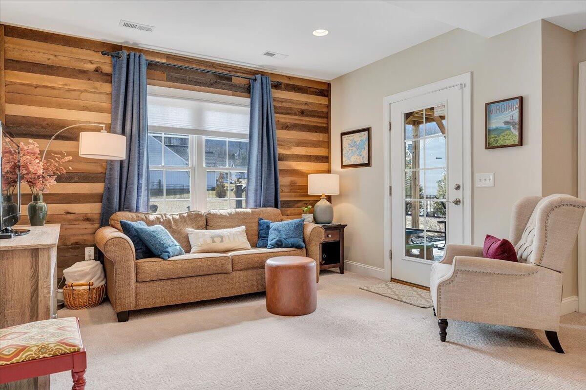 6996 Fairway Ridge RD