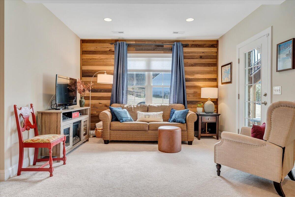 6996 Fairway Ridge RD