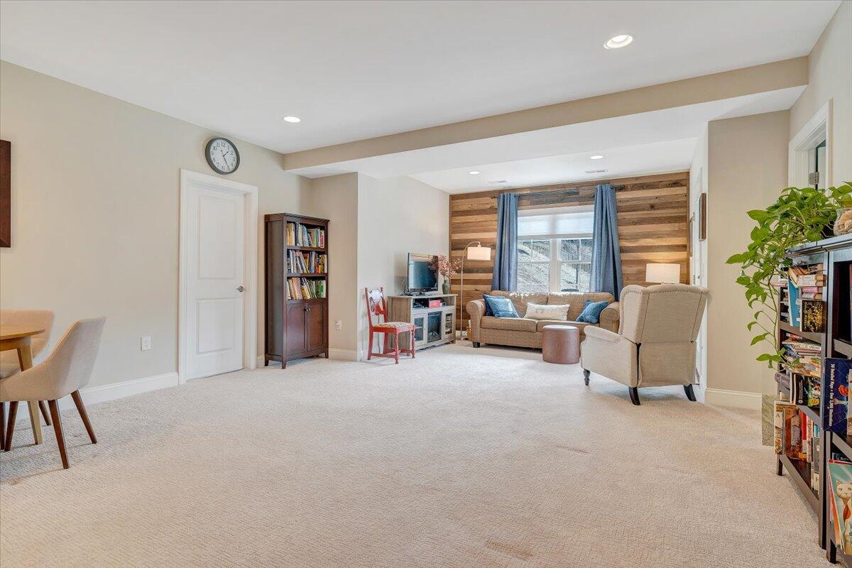 6996 Fairway Ridge RD