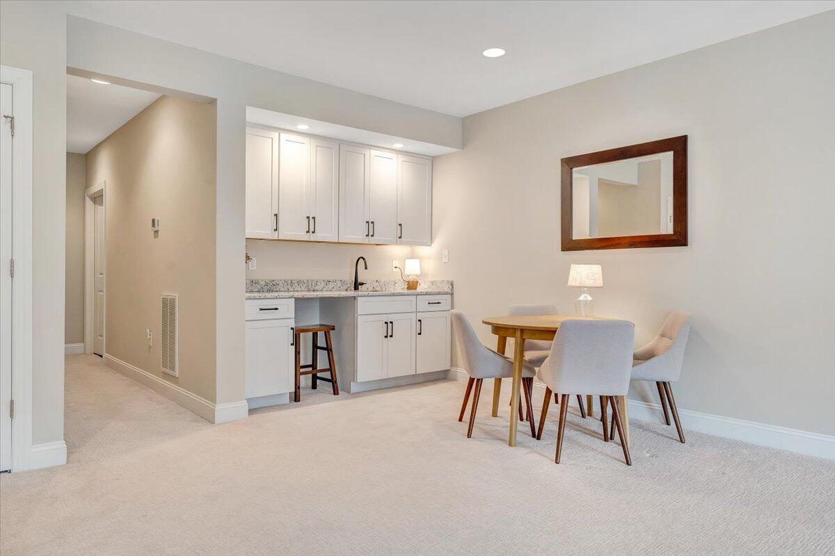 6996 Fairway Ridge RD