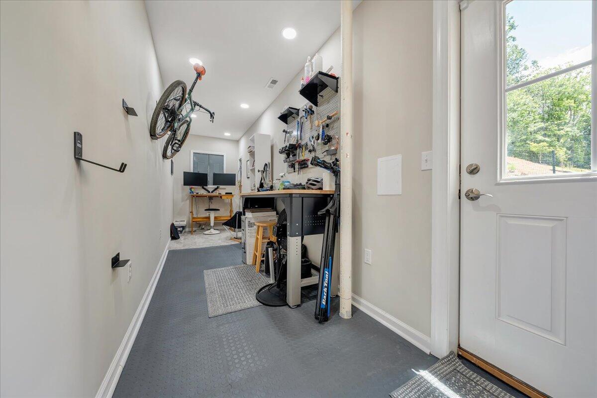 6996 Fairway Ridge RD