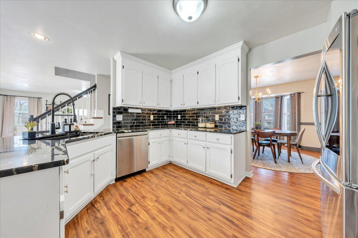 2400 Olde Salem DR