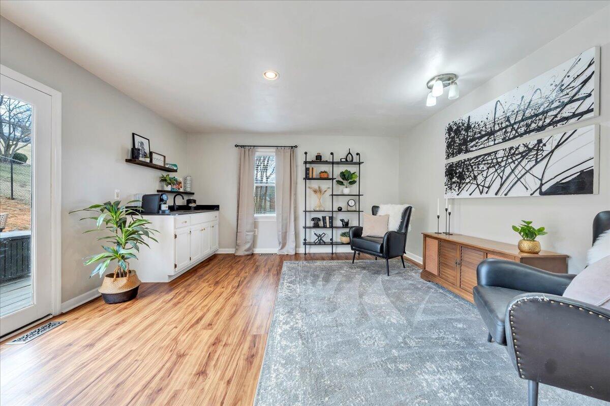 2400 Olde Salem DR