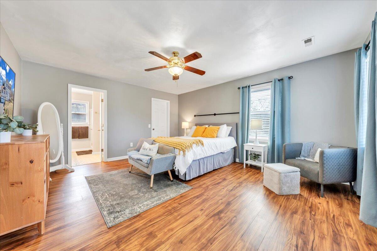2400 Olde Salem DR