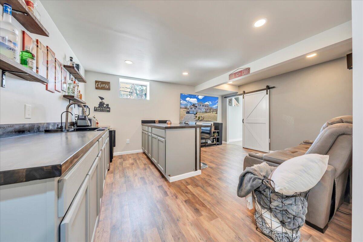 2400 Olde Salem DR