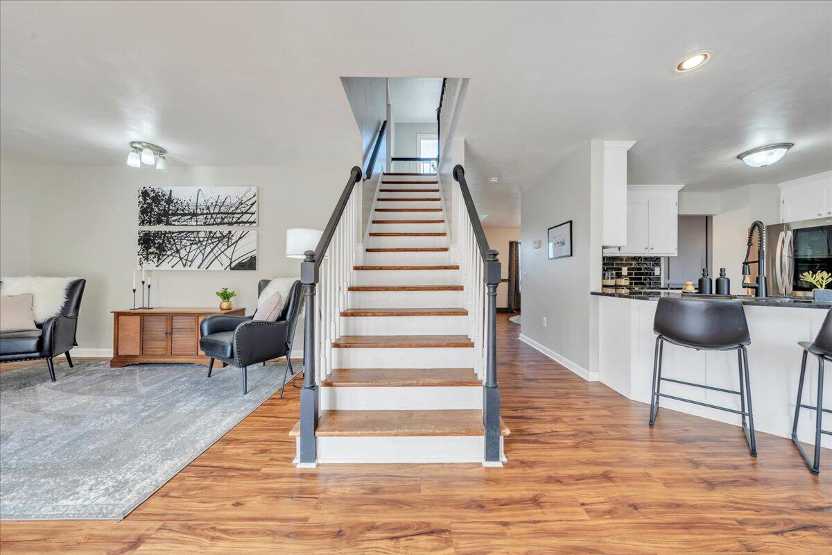 2400 Olde Salem DR