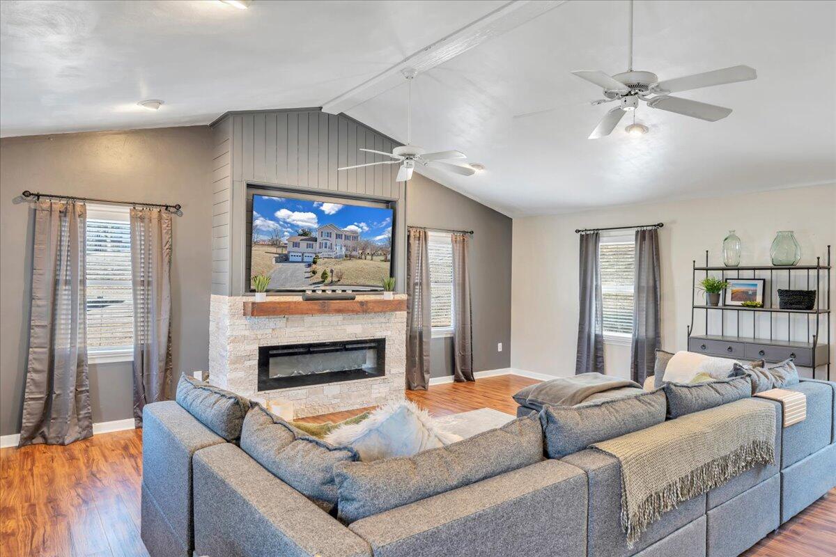 2400 Olde Salem DR