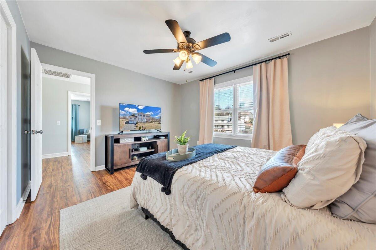 2400 Olde Salem DR