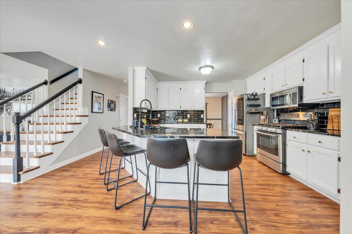 2400 Olde Salem DR