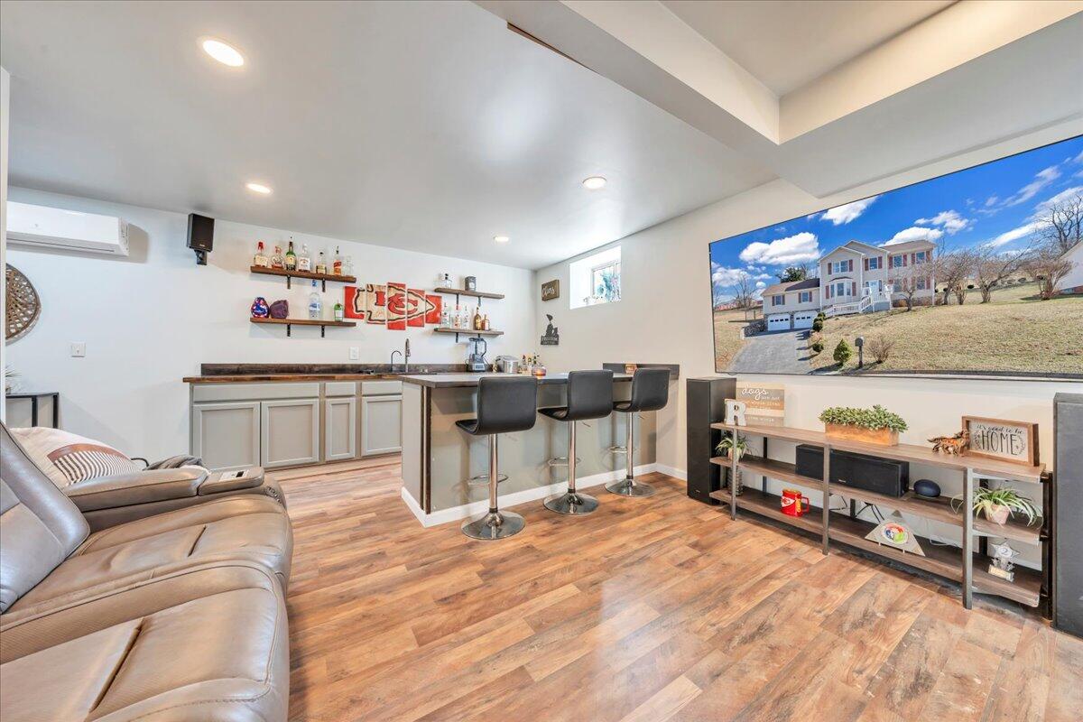 2400 Olde Salem DR