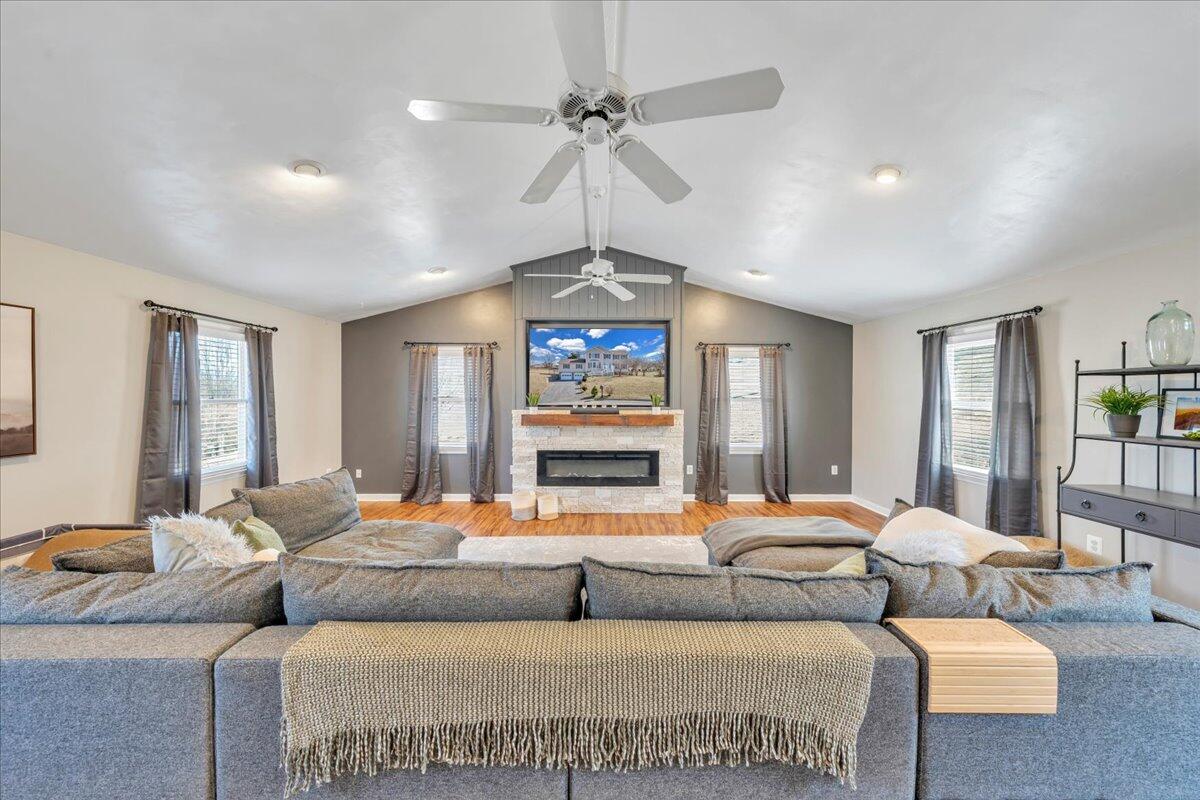 2400 Olde Salem DR