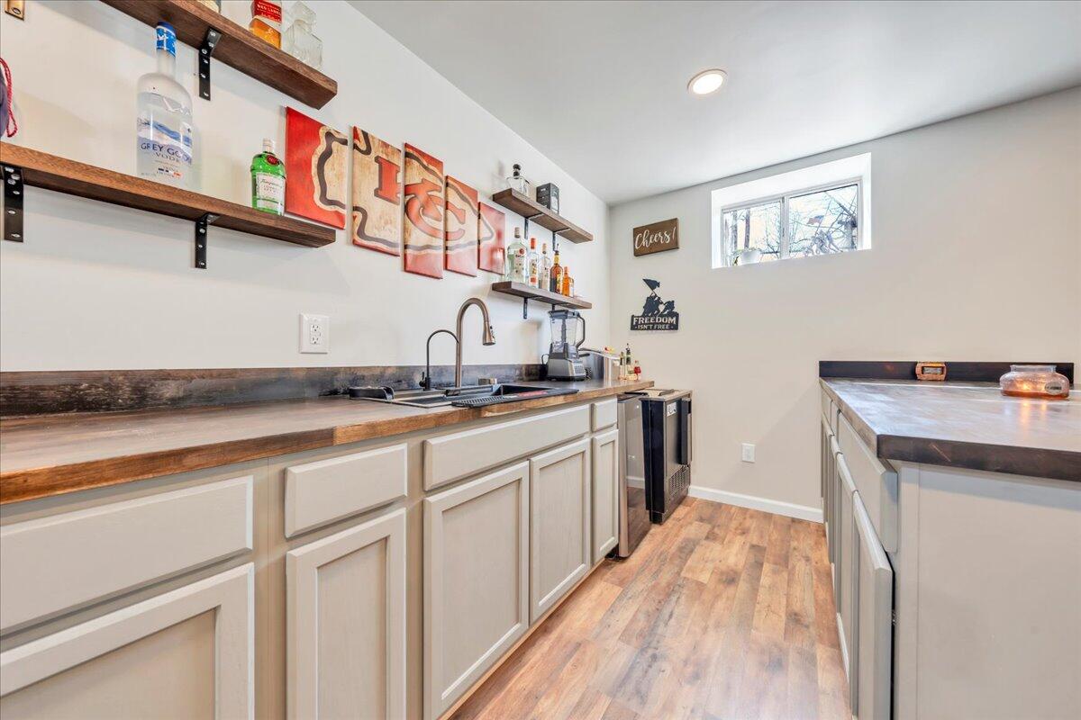 2400 Olde Salem DR