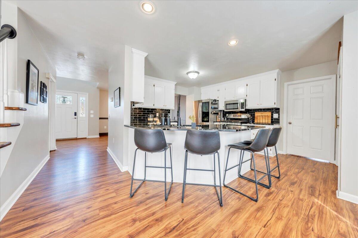 2400 Olde Salem DR