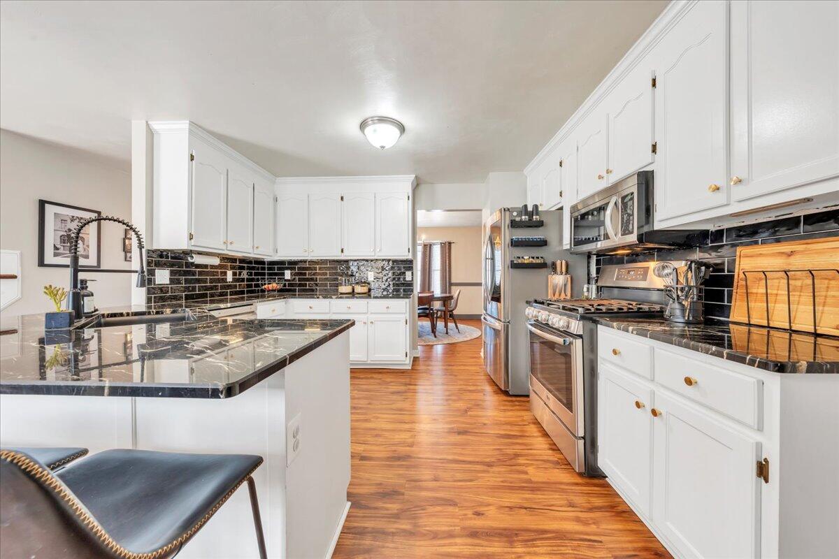 2400 Olde Salem DR
