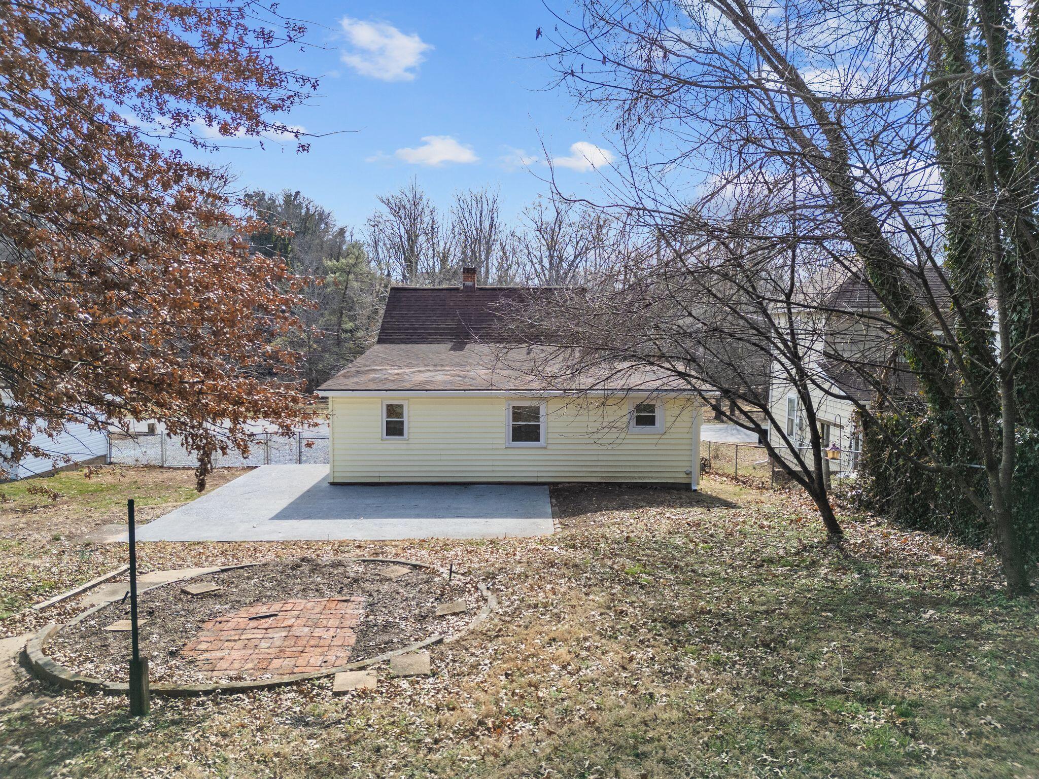 454 Tinker AVE