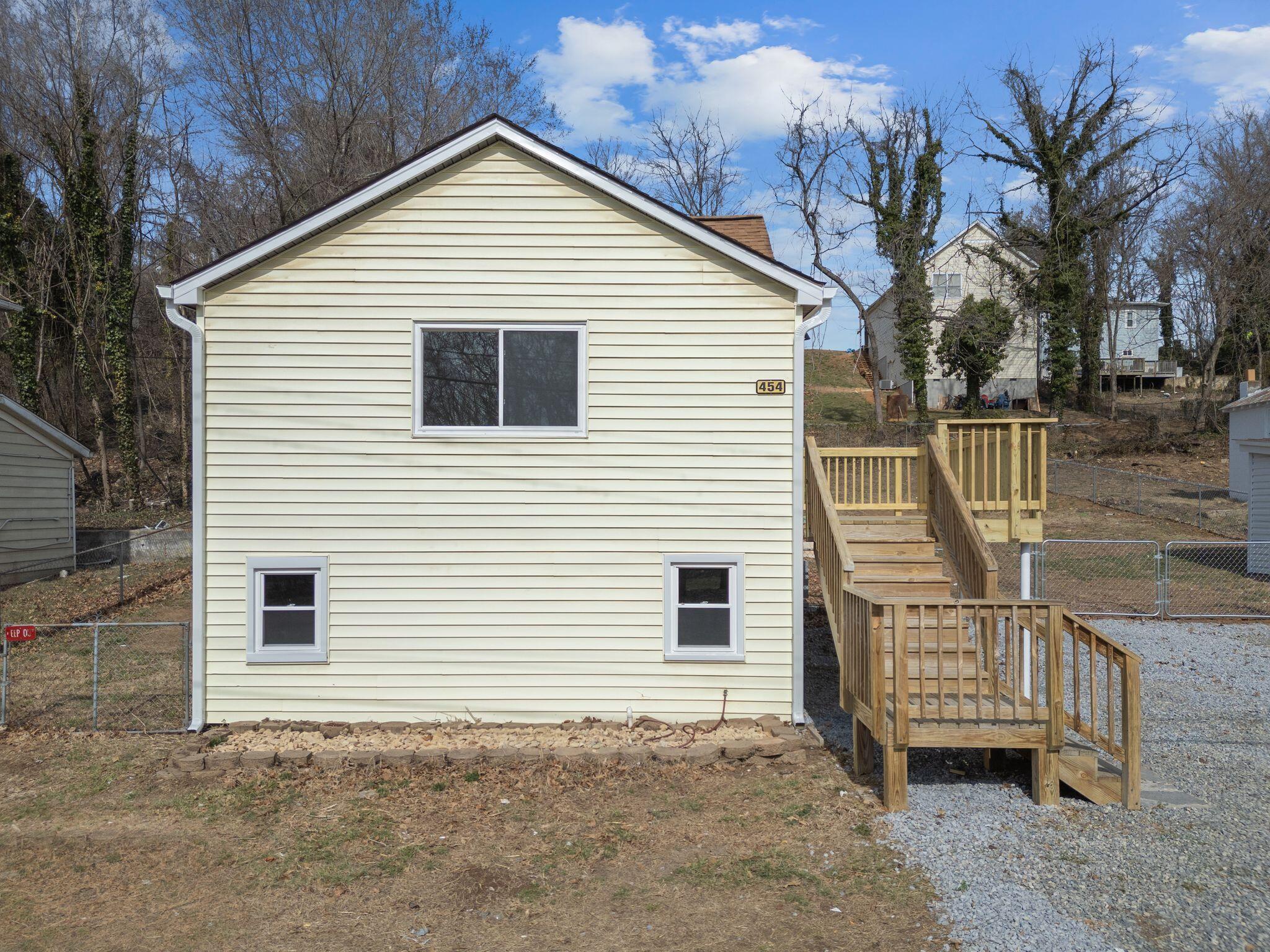 454 Tinker AVE