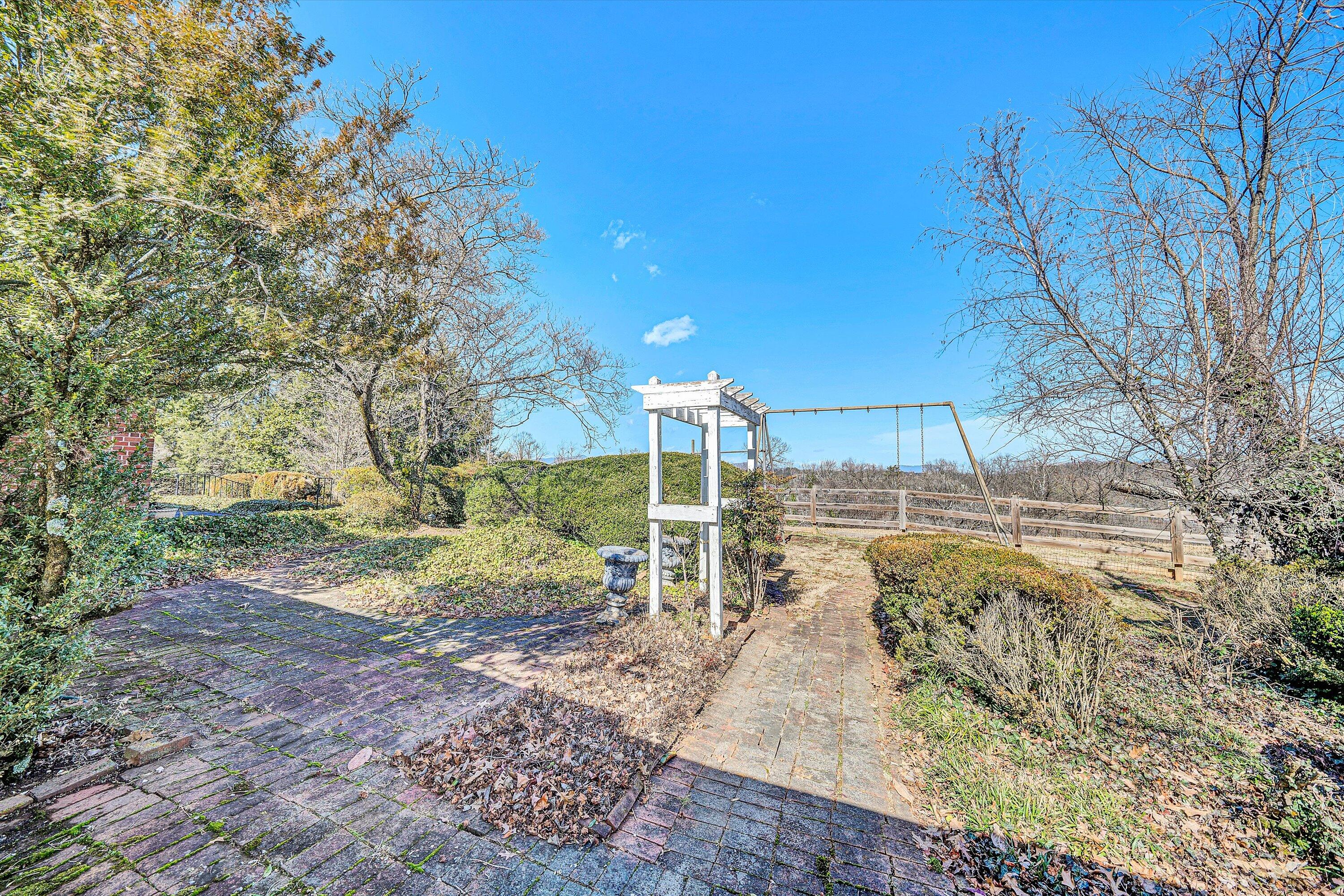 3207 Orchard Hill RD SW