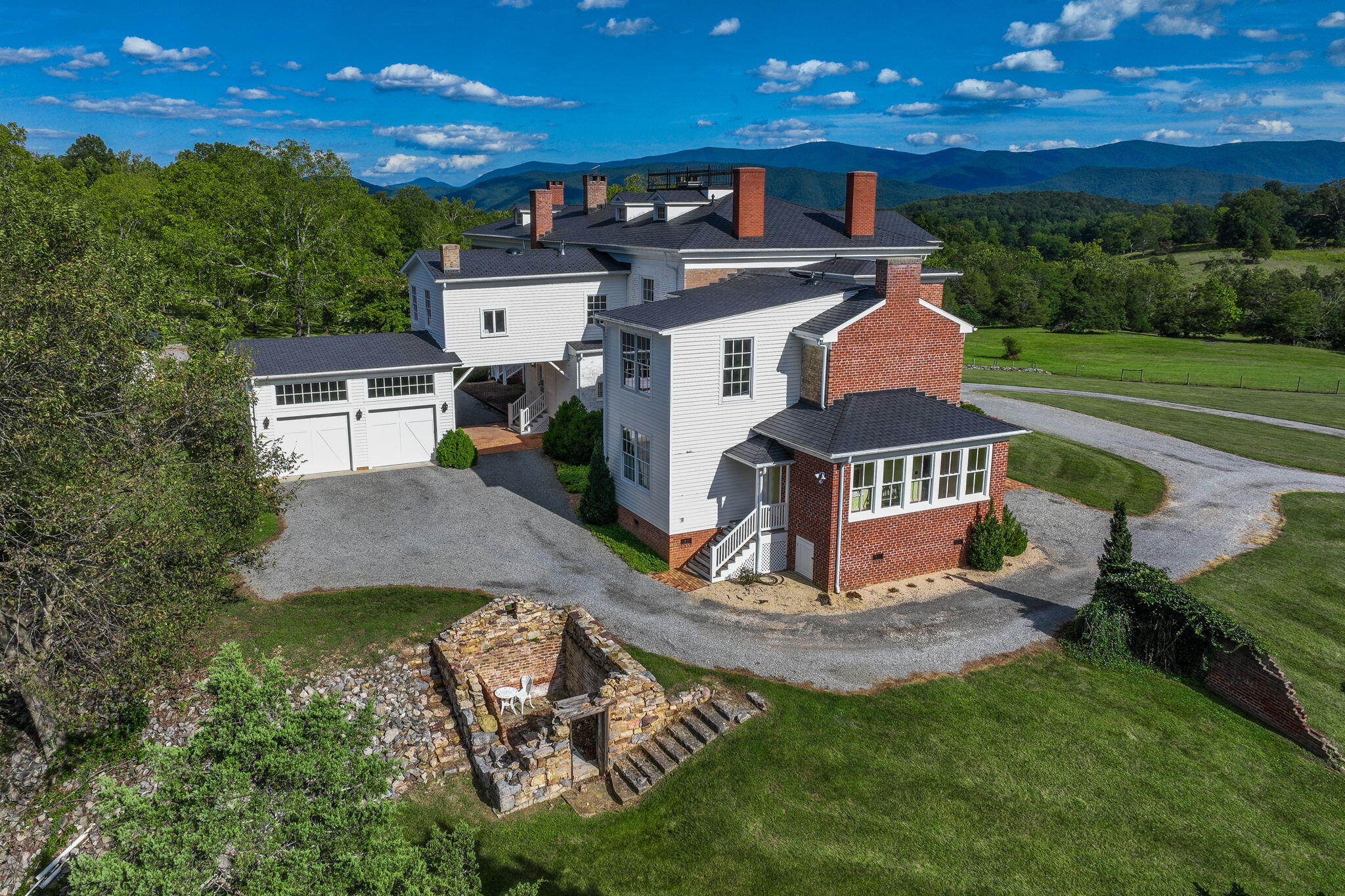 1066 Greyledge Rd RD