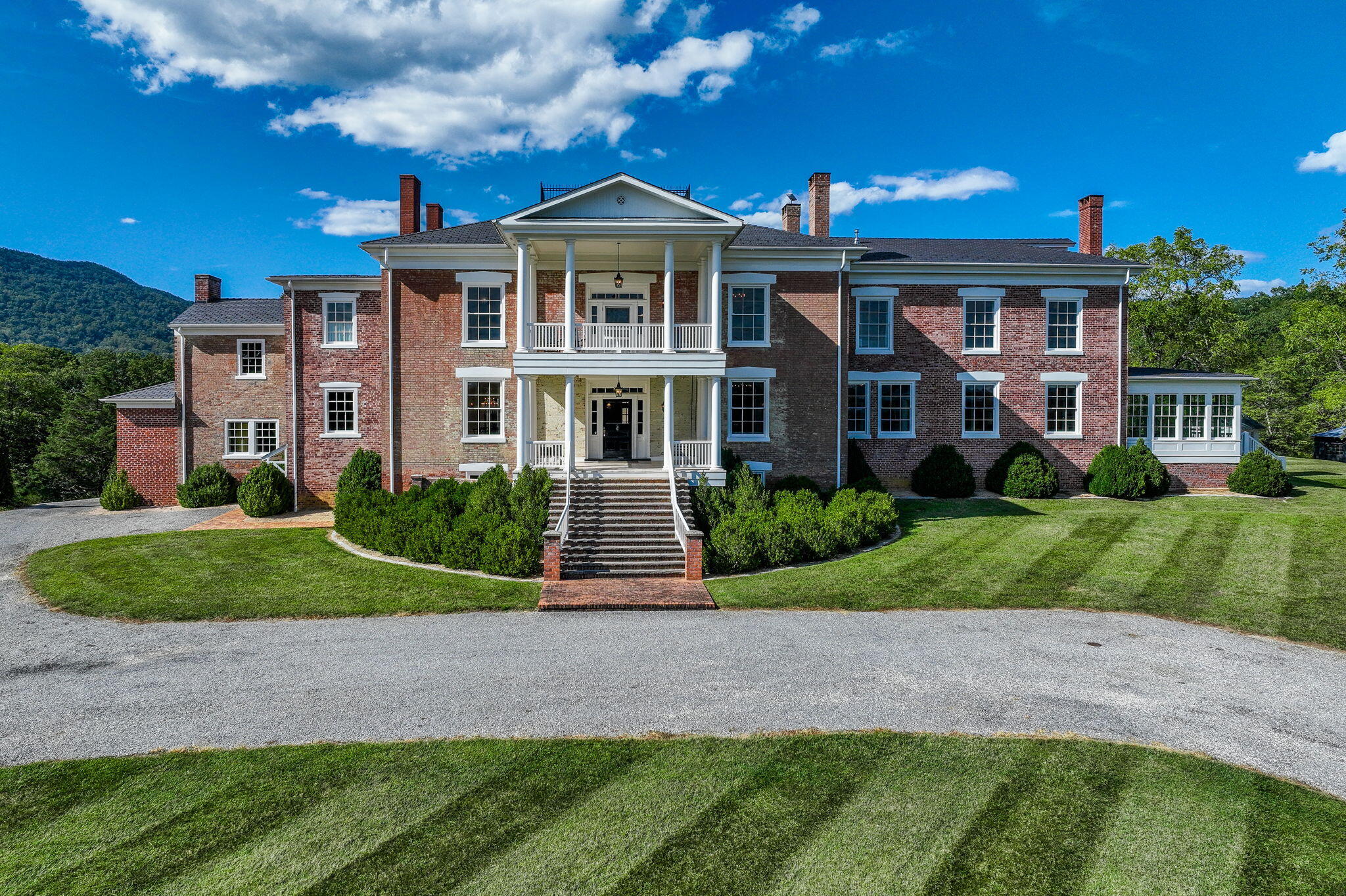 1066 Greyledge Rd RD