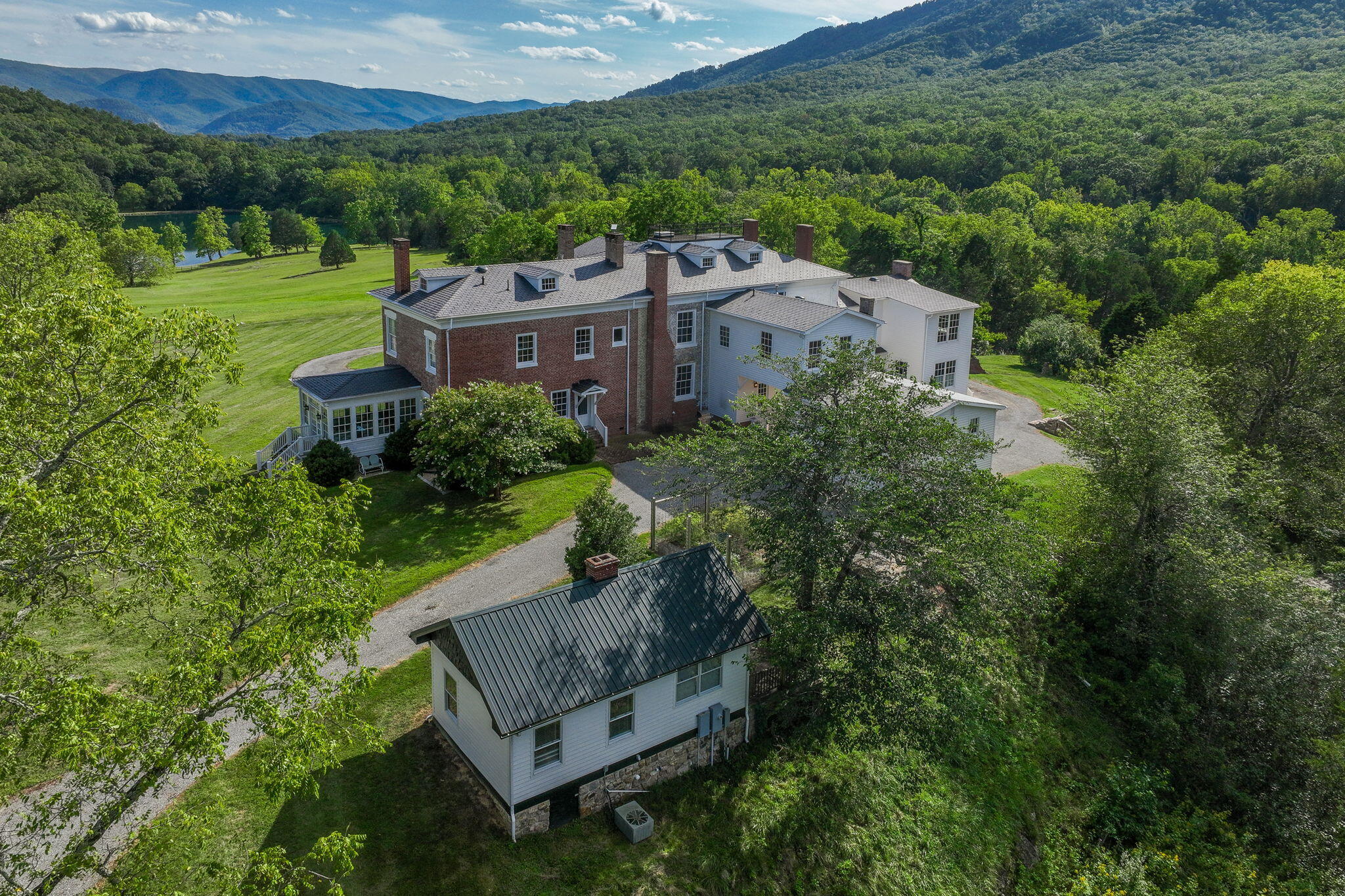1066 Greyledge Rd RD