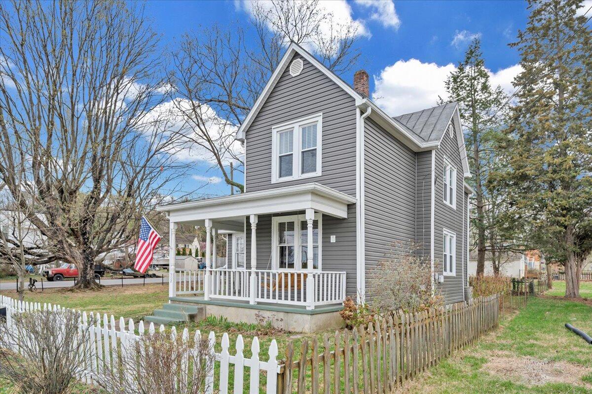 902 Piedmont AVE