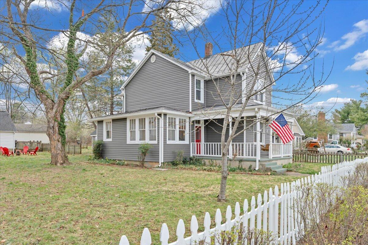 902 Piedmont AVE