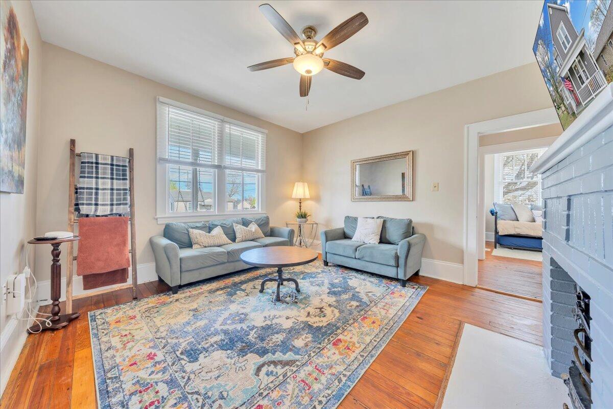 902 Piedmont AVE